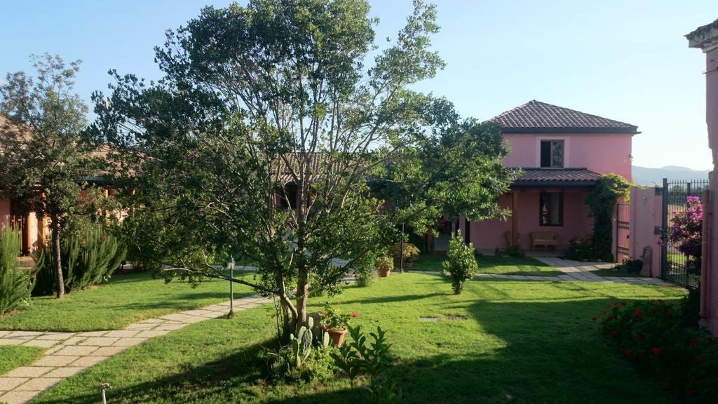 La Corte Dei Rei Aparthotel Castiadas Exterior photo